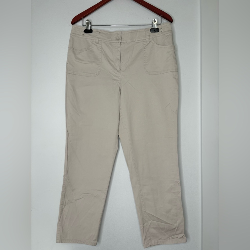 CHICOS KHAKI ANKLE PANTS SZ 1.5